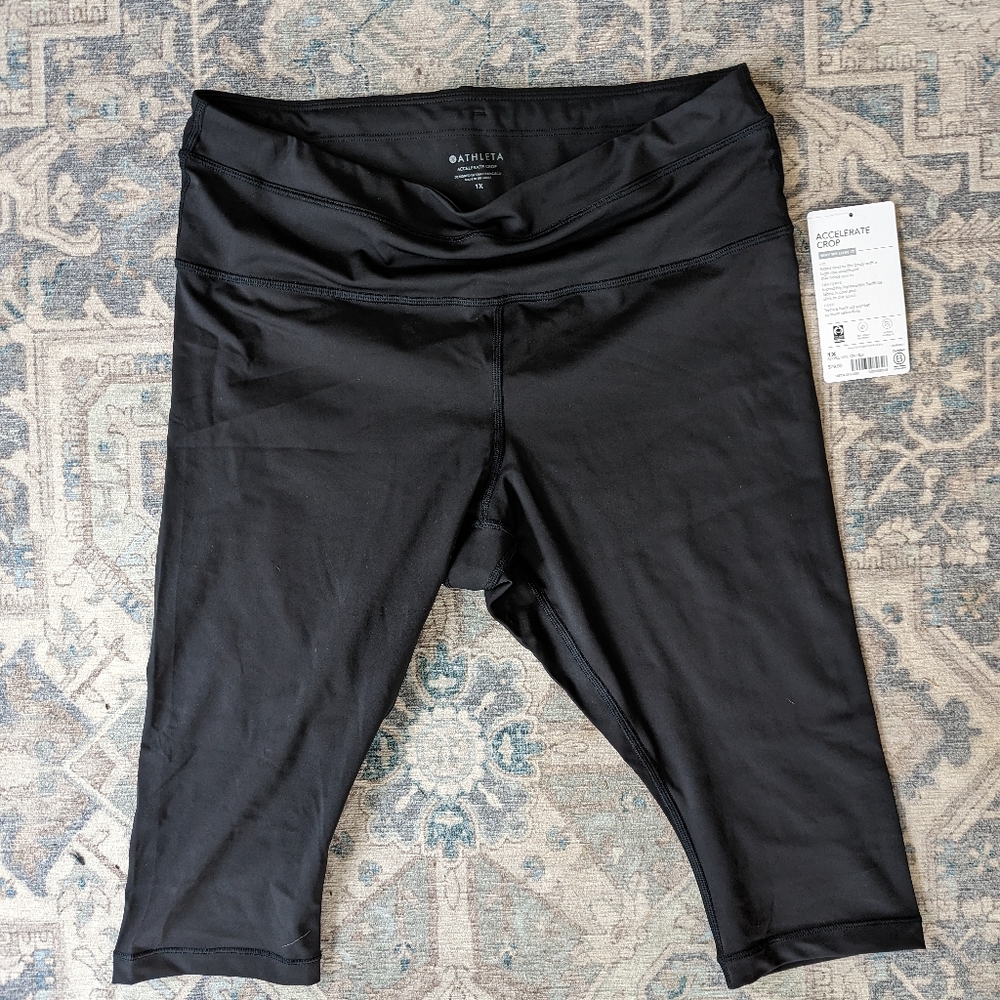 Athleta Accelerate Crop